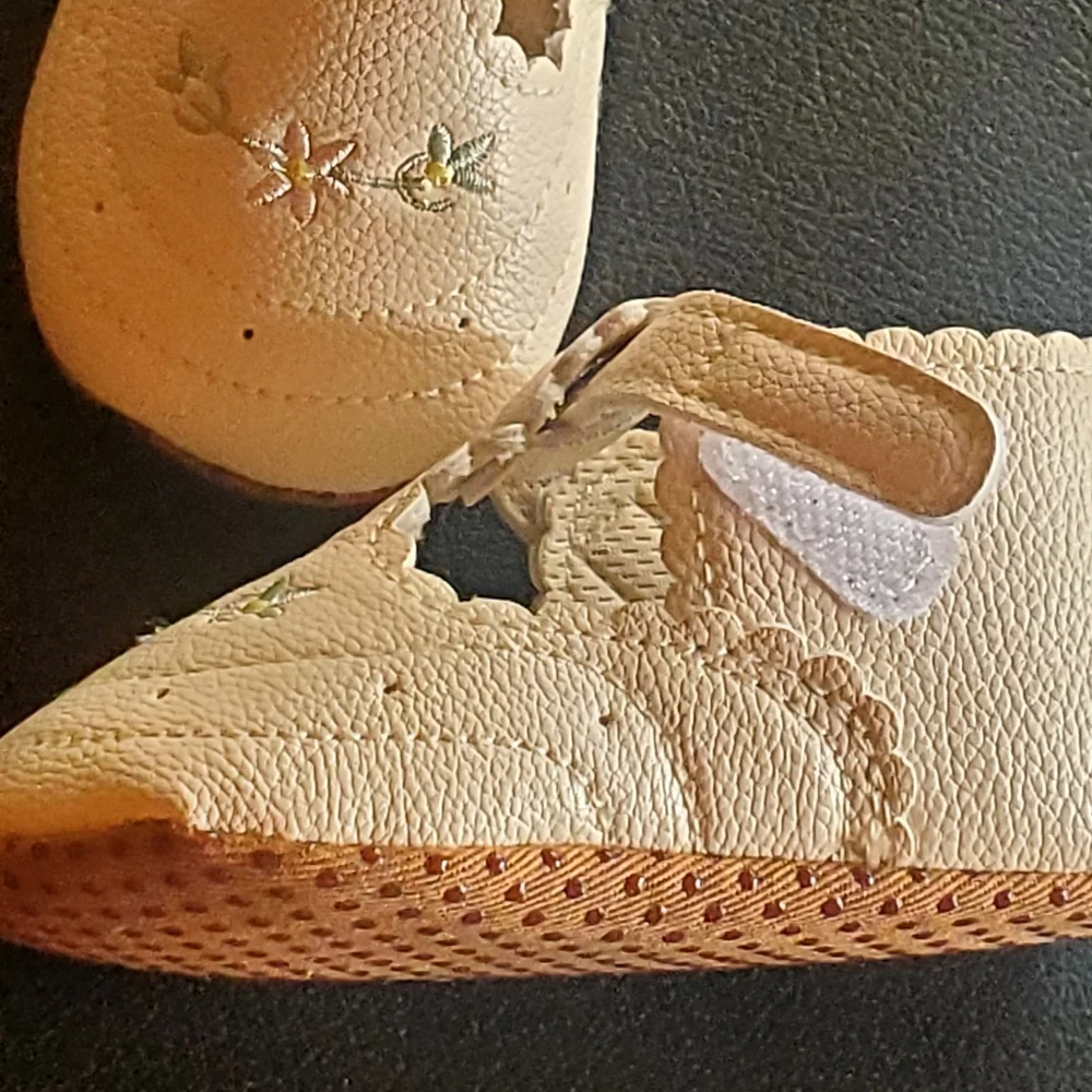 Hazel & Bo Azalea Toddler Girl Soft Shoes Peach Size 3